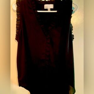 Sleeveless top with ruffle